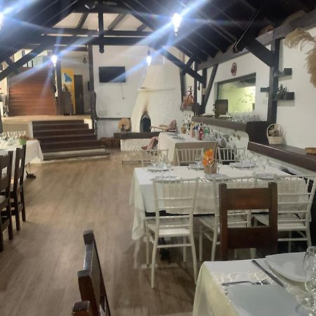 Отель No Comment Rustic Куртя-де-Арджеш Экстерьер фото